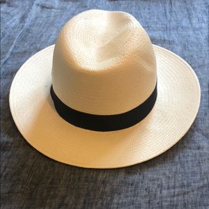 New Straw Fedora Hat / Cream-ish White